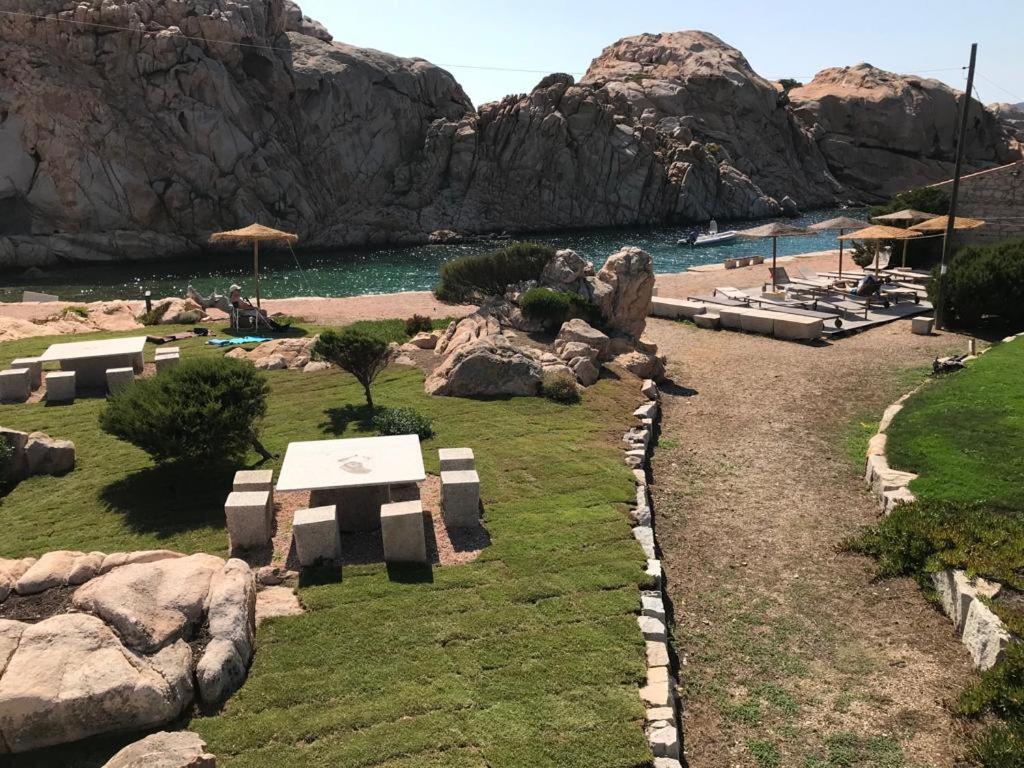 Residence Cala Francese - Case Sul Mare La Maddalena  Buitenkant foto