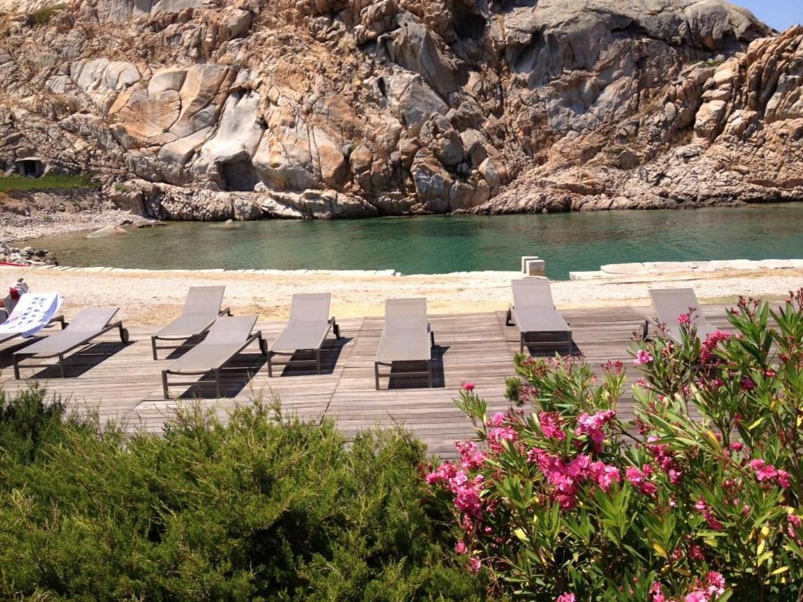 Residence Cala Francese - Case Sul Mare La Maddalena  Buitenkant foto