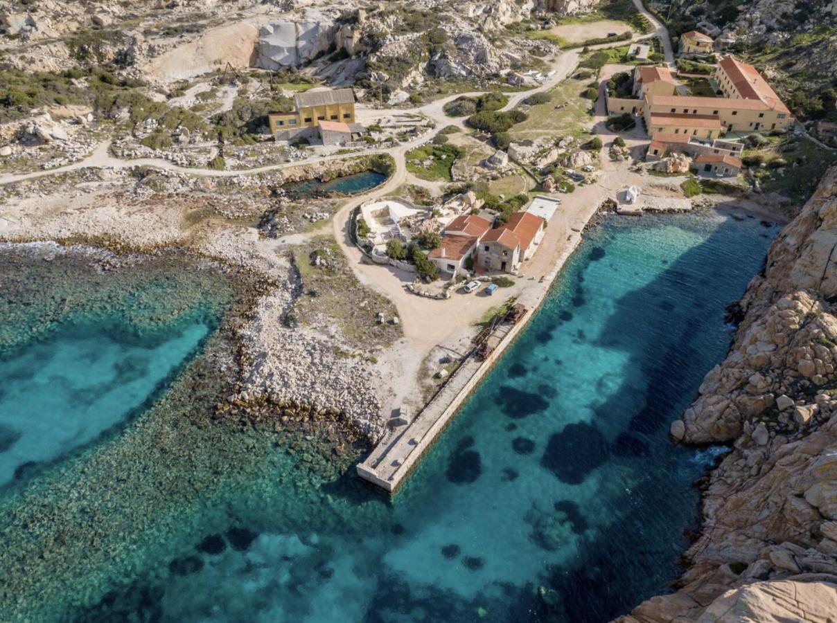 Residence Cala Francese - Case Sul Mare La Maddalena  Buitenkant foto