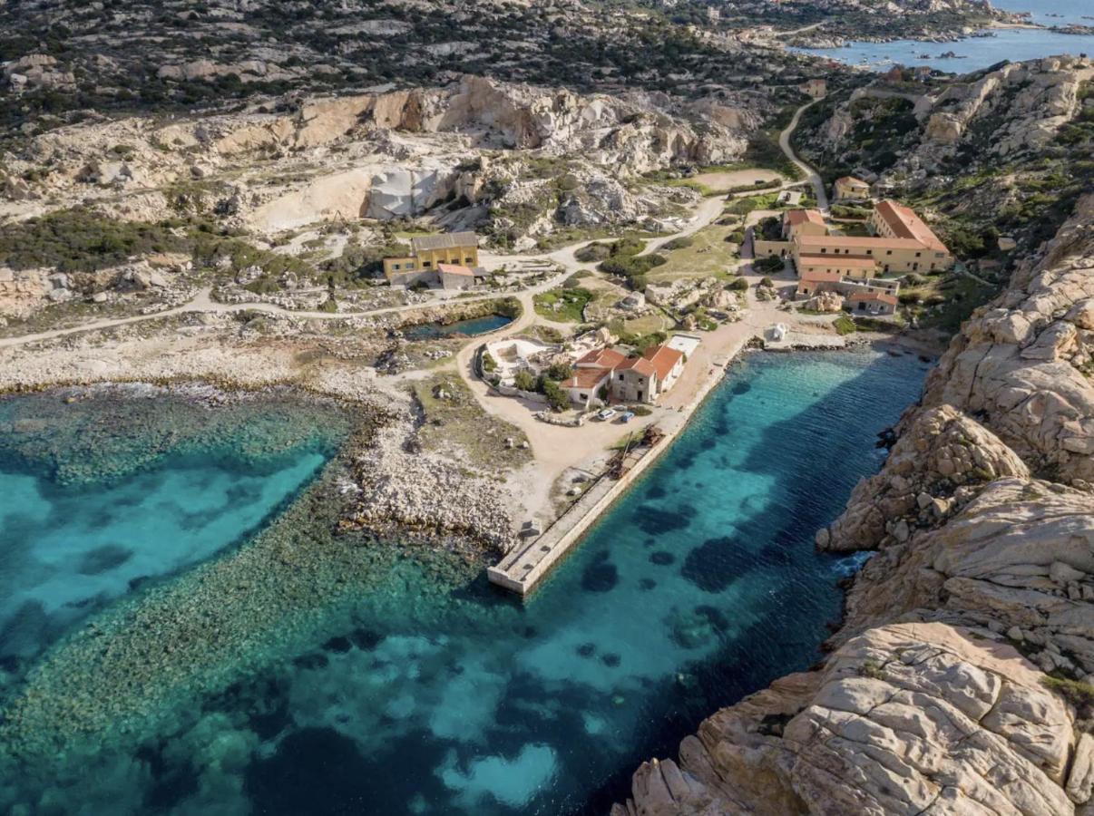Residence Cala Francese - Case Sul Mare La Maddalena  Buitenkant foto