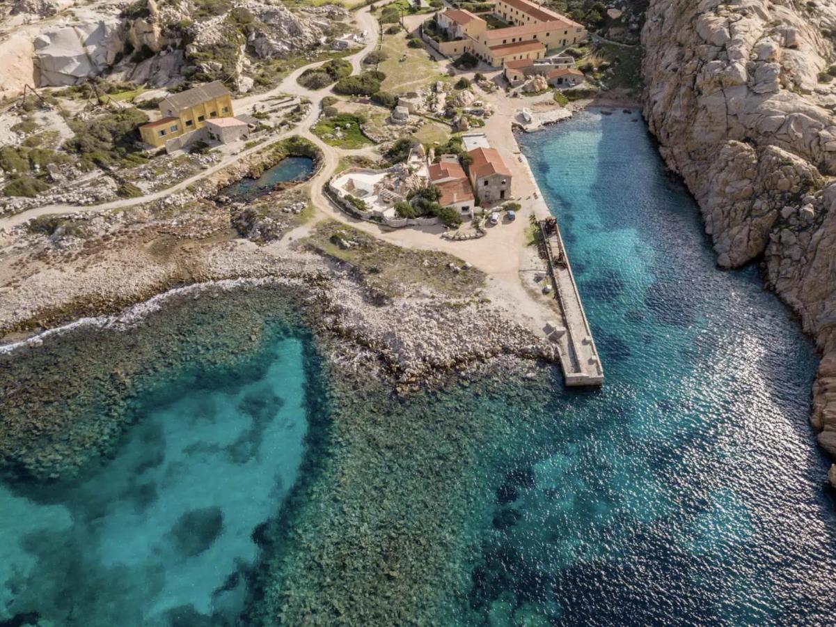 Residence Cala Francese - Case Sul Mare La Maddalena  Buitenkant foto