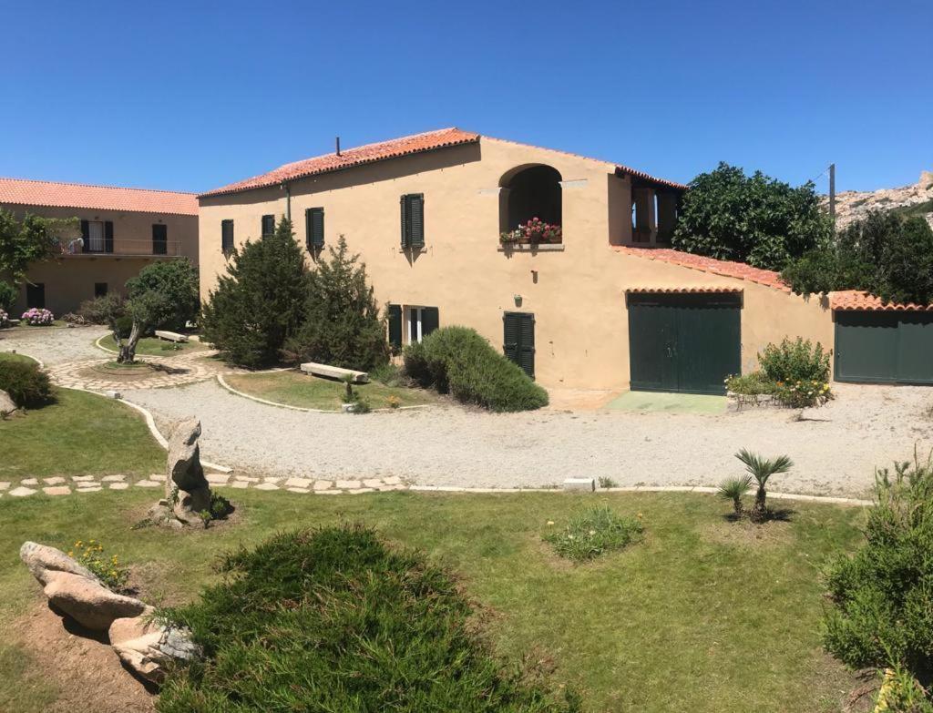 Residence Cala Francese - Case Sul Mare La Maddalena  Buitenkant foto