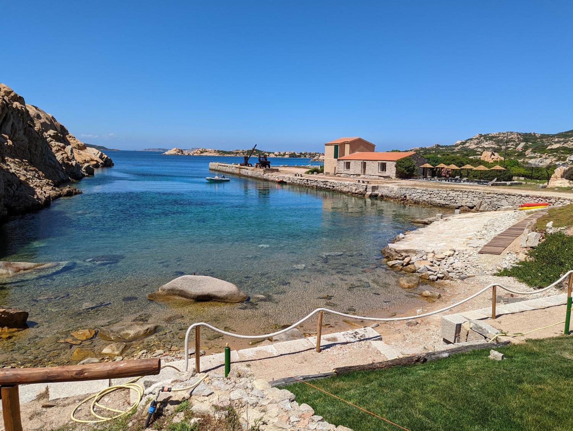Residence Cala Francese - Case Sul Mare La Maddalena  Buitenkant foto