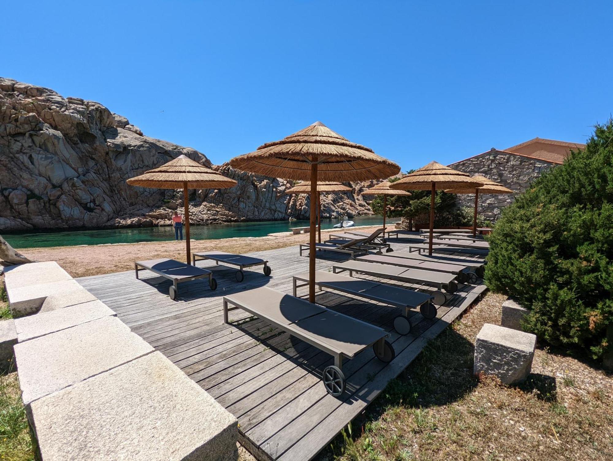 Residence Cala Francese - Case Sul Mare La Maddalena  Buitenkant foto