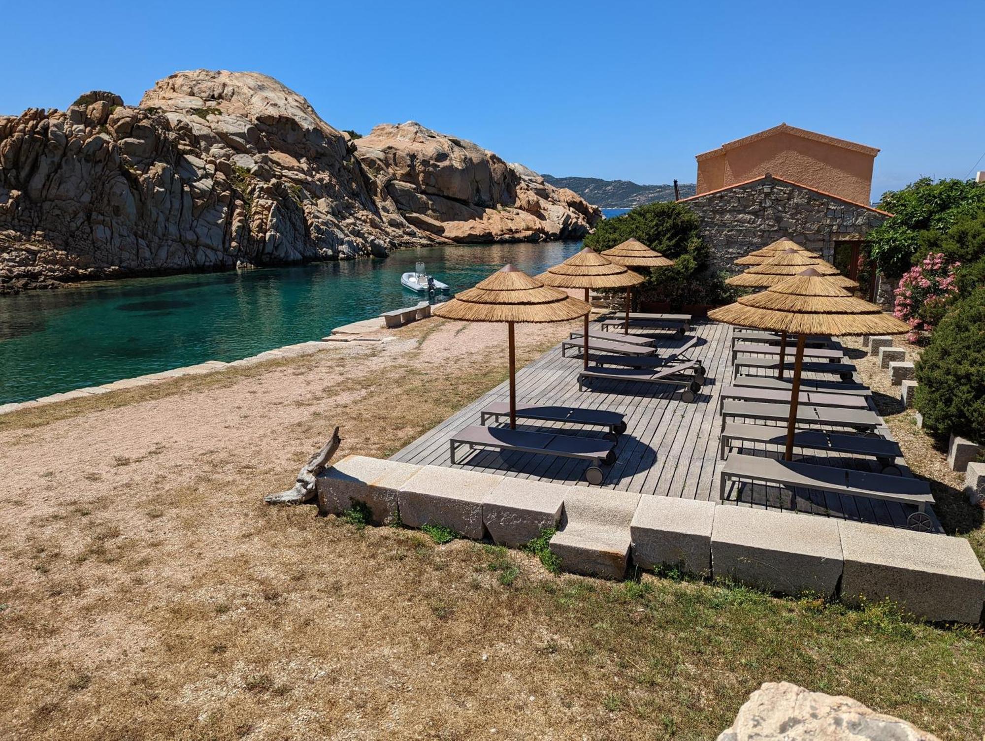 Residence Cala Francese - Case Sul Mare La Maddalena  Buitenkant foto
