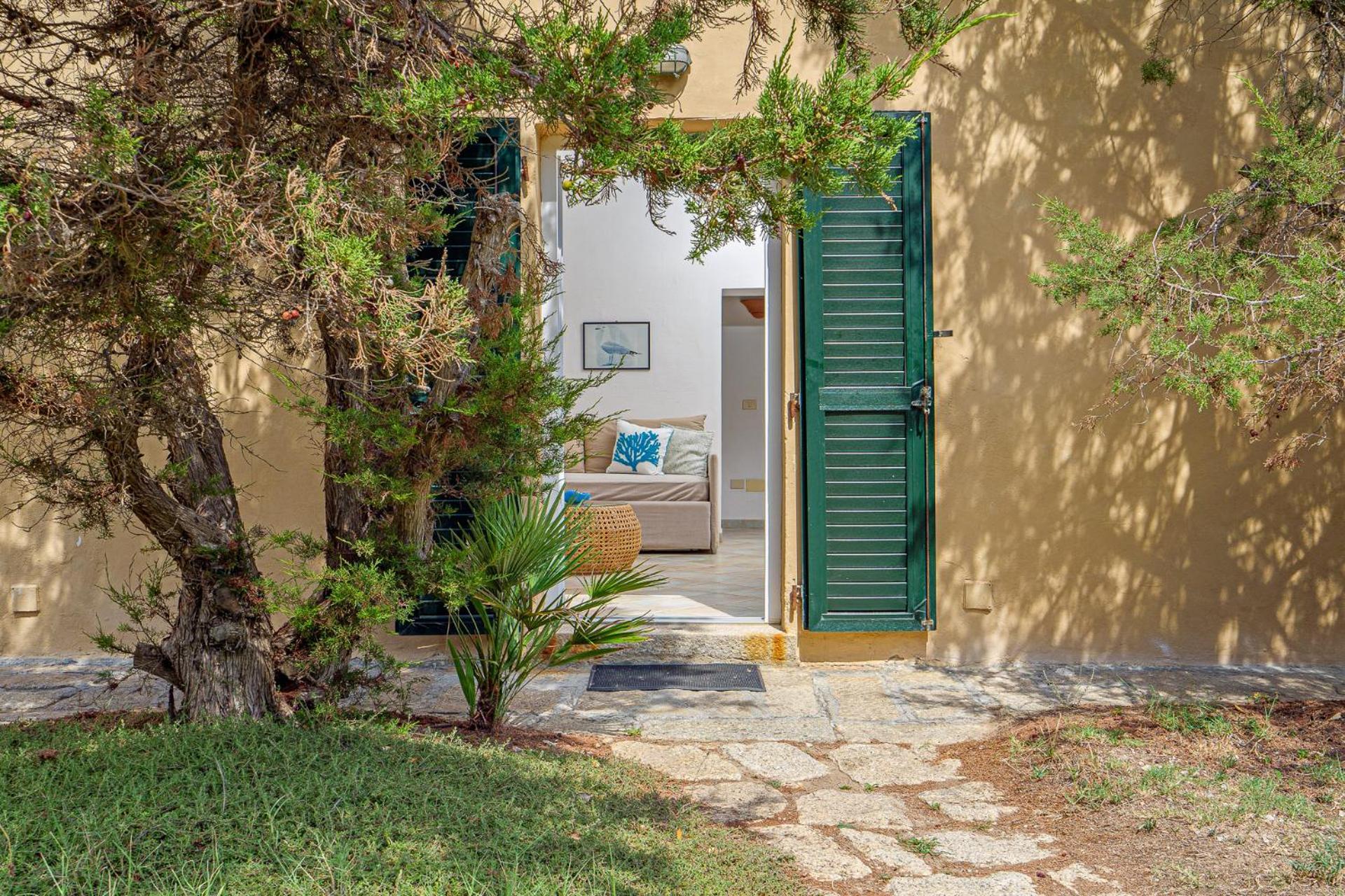 Residence Cala Francese - Case Sul Mare La Maddalena  Buitenkant foto