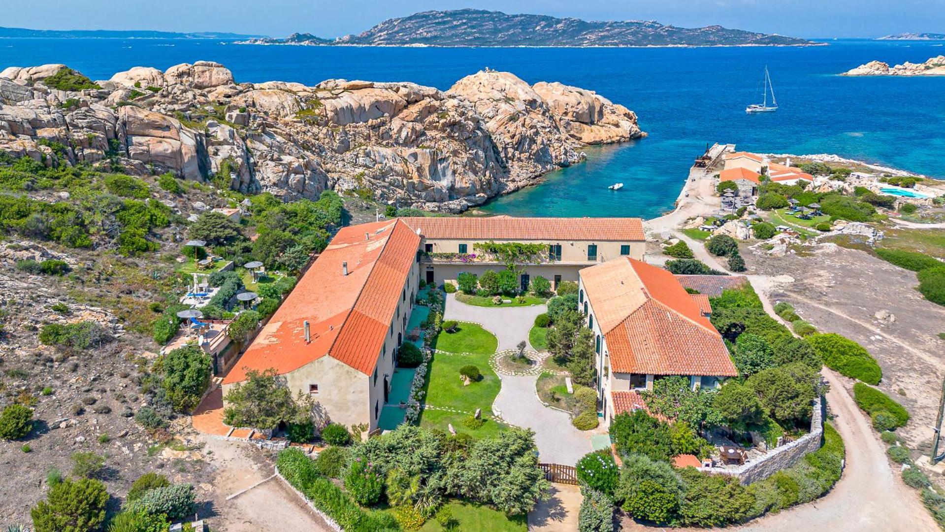 Residence Cala Francese - Case Sul Mare La Maddalena  Buitenkant foto